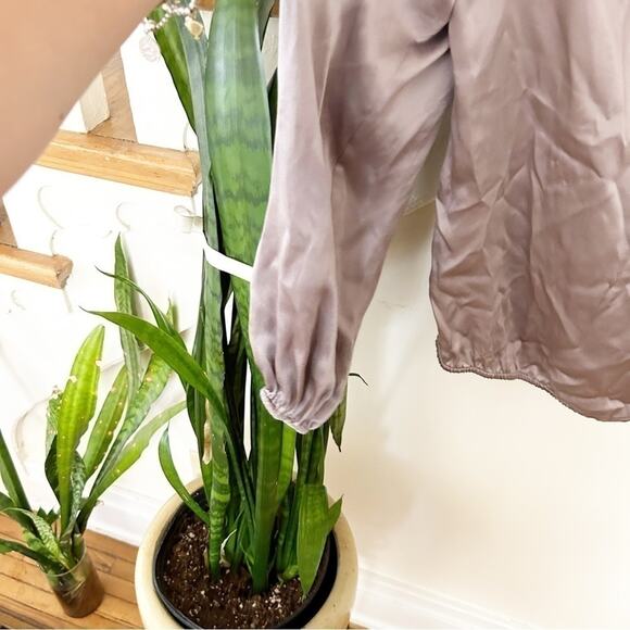 Joie Silver One Shoulder Cinched Hem Cut Out Silk Blouse Abatha Top Size Medium - Picture 4 of 7